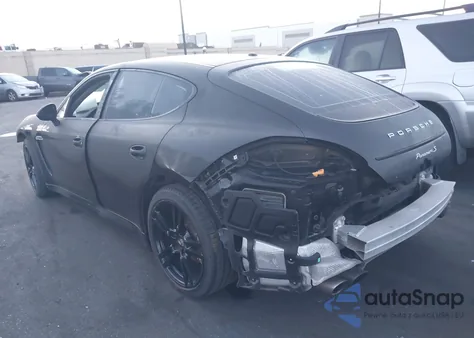 2013 Porsche Panamera S z USA, uszkodzony, nr VIN WP0AB2A76DL060682